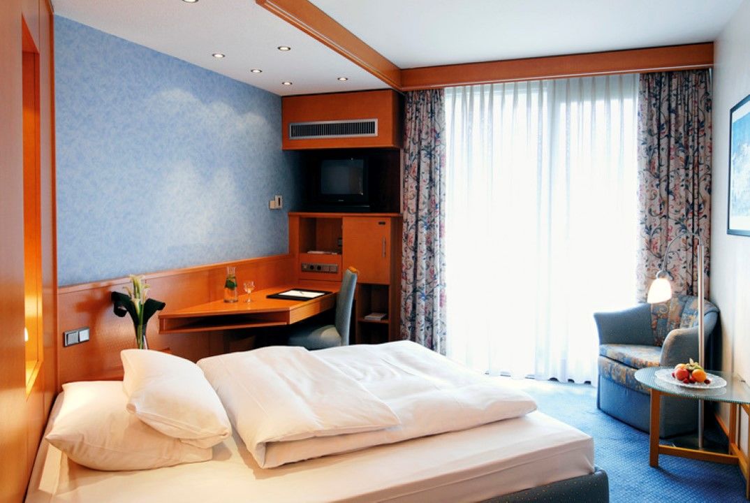 Nh Wiesbaden Ngoại thất bức ảnh